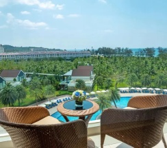 Двухместный люкс двуспальная кровать в Курортный отель Radisson Blu Resort Phu Quoc