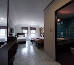 Трёхместный номер Standard c 1 комнатой в Samui Green Hotel