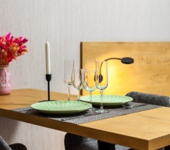 Улучшенная студия с кроватью king size и балконом в Pulkovo Apart