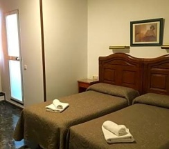 Двухместный номер Standard 2 отдельные кровати в Hostal Conchita Legazpi