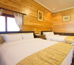 Четырёхместный номер Standard в Zen and Pine Resort