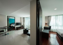 Люкс с 2 комнатами в Silom Lofts Hotel