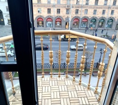 Двухместные апартаменты с 2 комнатами с балконом и с красивым видом из окна двуспальная кровать в Апартаменты InterLoft 6 Old Town Free Parking Wi-Fi 100/50 Smart TV