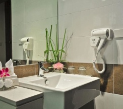 Двухместный номер Deluxe 2 отдельные кровати в ASHLEE Plaza Patong Hotel & Spa