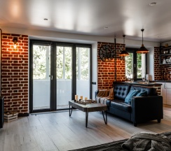 Апартаменты с балконом и с красивым видом из окна в Апартаменты InterLoft 1 Old Town Free Parking Wi-Fi 100/50 Smart TV