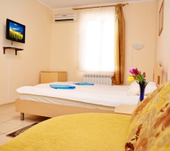 Трёхместный полулюкс в Глафировка лэнд