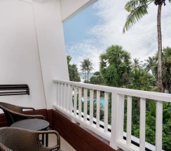 Номер Deluxe Terrace семейный Connecting с балконом в Thavorn Palm Beach Resort Phuket