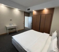 Двухместный люкс двуспальная кровать в Hotel Almaty MV Residence