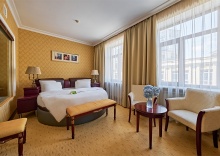 Бизнес в The Rooms Boutique Hotel