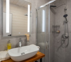 Домик с террасой в Calista