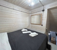 Номер-студио - Двухуровневый на мансарде в Шатун