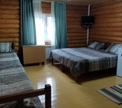 Четырехместная студия с односпальными кроватями в Лесной