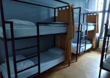 Нижнее место в женском 6-местном номере №412 в Bla Bla Hostel