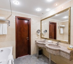 Номер делюкс с 1 двуспальной кроватью в Гранд мандарин