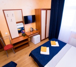 Стандартный трехместный номер в Rose manor