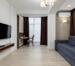 2-комнатные апартаменты люкс с балконом, вид на горы (#140) в Geo Apart