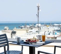 Двухместный номер Deluxe с видом на море (двуспальная кровать) в Ibis Styles Heraklion Central