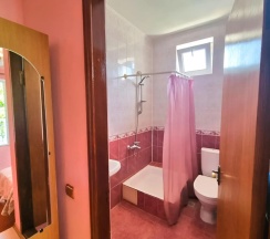 Трёхместный полулюкс с балконом и с красивым видом из окна в Милана