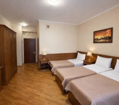 Корпус №5 Трехместный стандарт с балконом (три односпальные кровати) в Беларусь