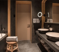 Grand Suite with Lake view в Riviera wellness resort