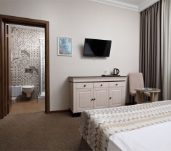 СТАНДАРТ С БАЛКОНОМ (ОДНА БОЛЬШАЯ КРОВАТЬ) в Андерсен