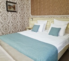 Полулюкс в Прага