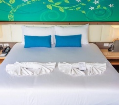 Двухместный номер Premium Deluxe двуспальная кровать в The Marina Phuket Hotel