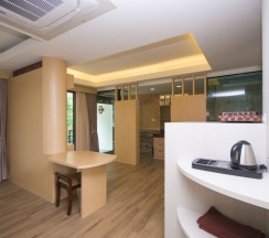 Люкс в Phi Phi Nice Beach Hotel Hip