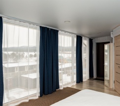 Номер с панорамными окнами в Villa Malina