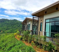 Двухместная вилла Superior с видом на горы двуспальная кровать в At Tree Resort