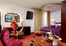 Делюкс  с кроватью размера "King Size" в Mandarin Hotels Group