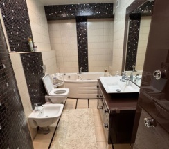 Трехкомнатная квартира на проспекте Победы, 5 в Берлога