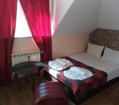 Полулюкс Deluxe в Bon Bon Hotel