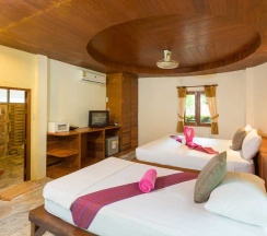 Трёхместное бунгало Grand Deluxe с вентилятором (без горячей воды) в Bottle Beach 1 Resort