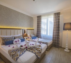 Номер Standard с балконом в Club Big Blue Suit Hotel