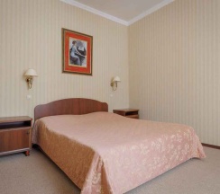 Двухместный полулюкс Grand с красивым видом из окна двуспальная кровать в Селигер Палас