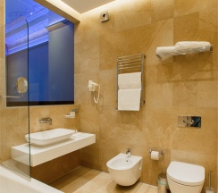 Улучшенный люкс с кроватью размера "king-size" в ITALYANSKAYA 29 Hotel