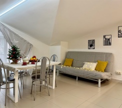 Апартаменты №5 "Джуниор" на мансардном этаже в Саквояж