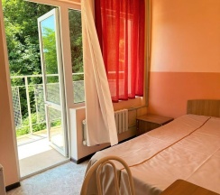 2-комнатный номер стандарт с 2 односпальными и 1 двуспальной кроватью в Пальма