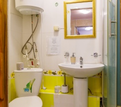 Улучшенный 2х комнатный 4-х местный номер (двухспальная кровать)  в Алмаз