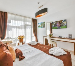 Двухместный номер Premium с балконом двуспальная кровать в Prestige Hotel and Aquapark