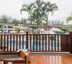 Четырёхместный номер Deluxe с балконом и с видом на сад 2 отдельные кровати в Arinara Beach Resort Phuket