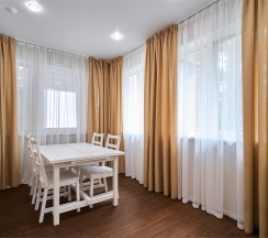 Коттедж с двумя спальнями улучшенный в Салют