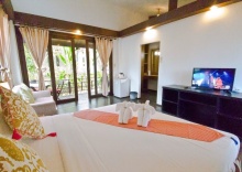 Бунгало Deluxe с балконом в Sasitara Residence Koh Samui