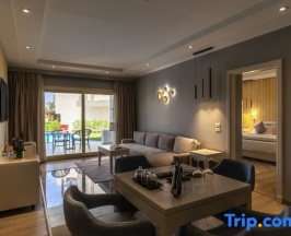 Люкс Posh Club Royal в Sunrise Crystal Bay Resort