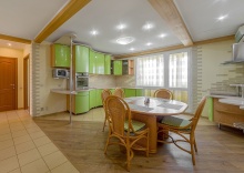 "Green Apartment", 4к квартира ул.Воровского, 36б , ID 74-093 в "ИннХоум Апартаменты"