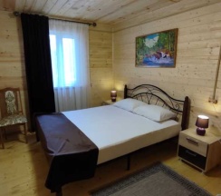 Коттедж с красивым видом из окна в Maas