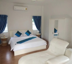 Люкс Deluxe с видом на бассейн в La Maison Ya Nui Resort Phuket