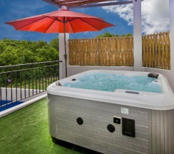 Вилла с 6 комнатами с балконом в Tropicana Pool Villa