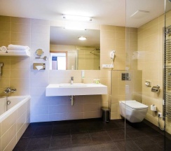 Двухместные апартаменты Grand двуспальная кровать в Amenity Resort Spindleruv Mlyn